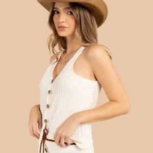 Blusa color beige con textura y botones frontales 105830