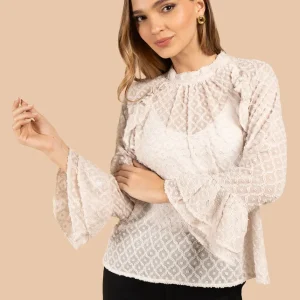 Blusa color beige con transparencia y tela con relieve 105855