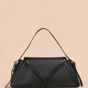 Bolso cartera color negro con diseño triangular y acabados metálicos 106179