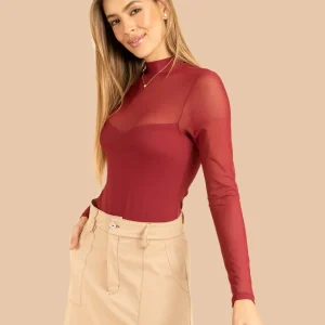 Body color vinotinto en malla transparente y manga larga 106379