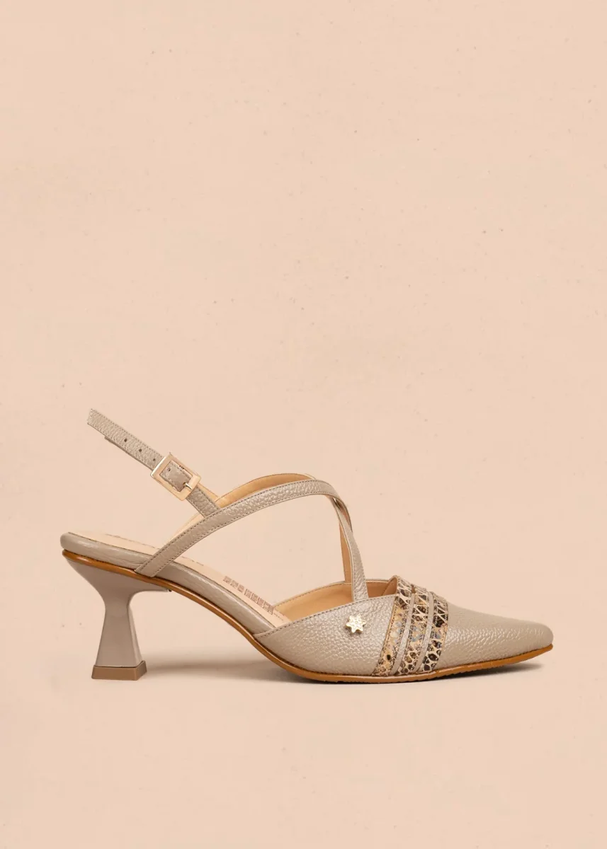 Tacón trabilla en cuero color taupe 106514
