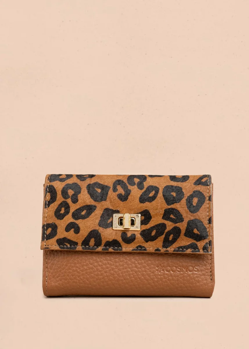 Billetera pequeña de cuero color miel con solapa animal print 106637
