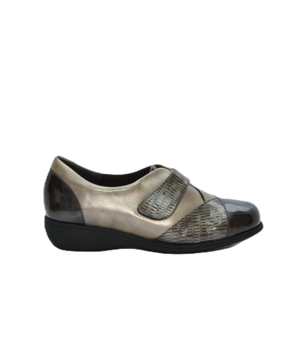 ZAPATO MUJER ANCHO ESPECIAL PLANTILLA EXTRAIBLE CHAROL GRIS