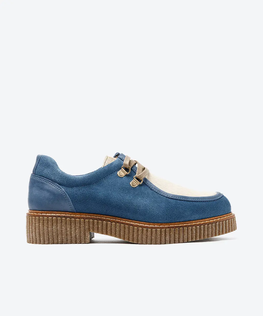 ZAPATO WALLABY SERRAJE AZUL POTRO BEIG LACOMBA IRIS